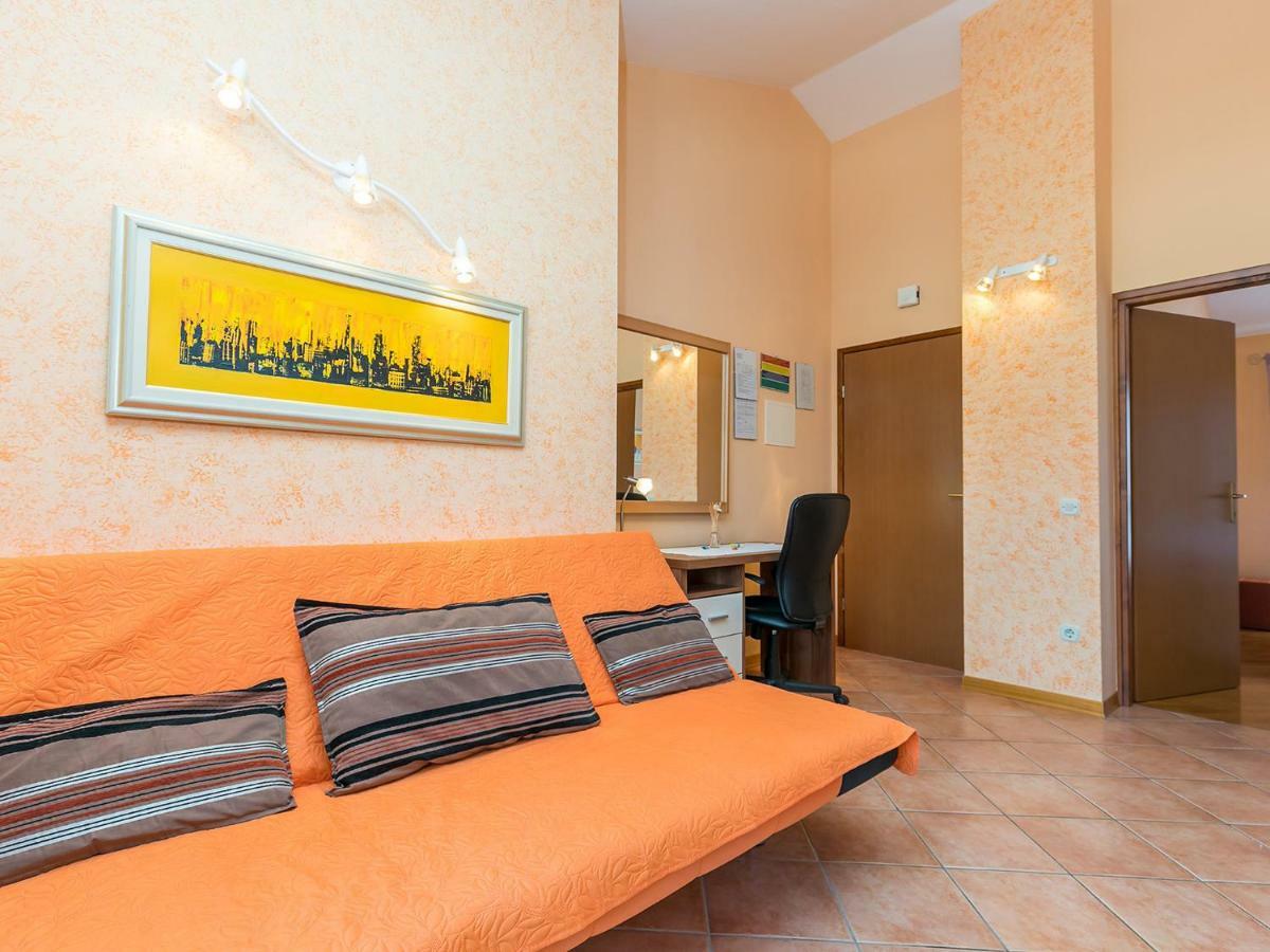 Apartments Nada Врсар Экстерьер фото