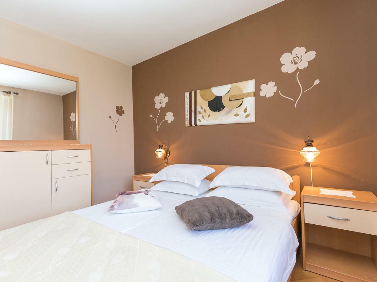 Apartments Nada Врсар Экстерьер фото