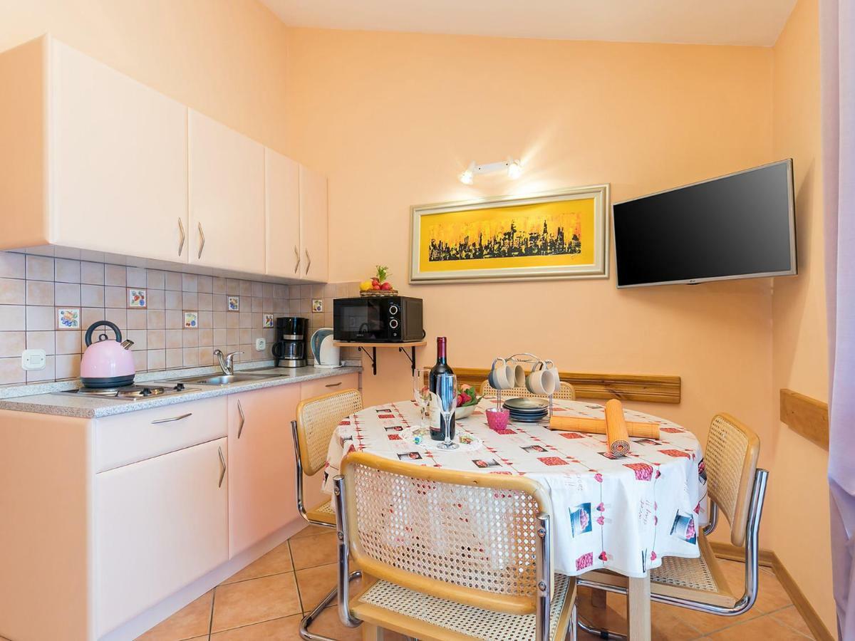 Apartments Nada Врсар Экстерьер фото