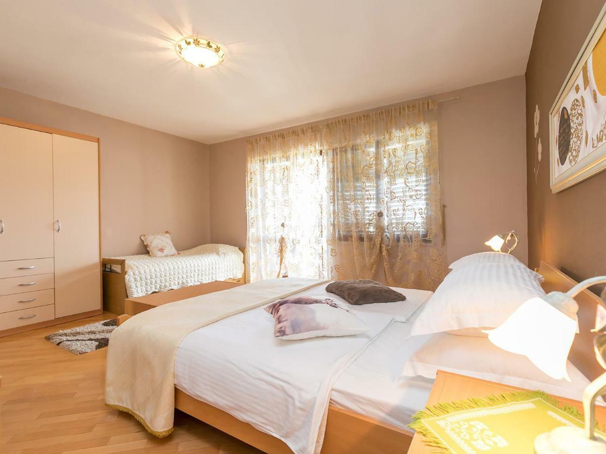 Apartments Nada Врсар Экстерьер фото