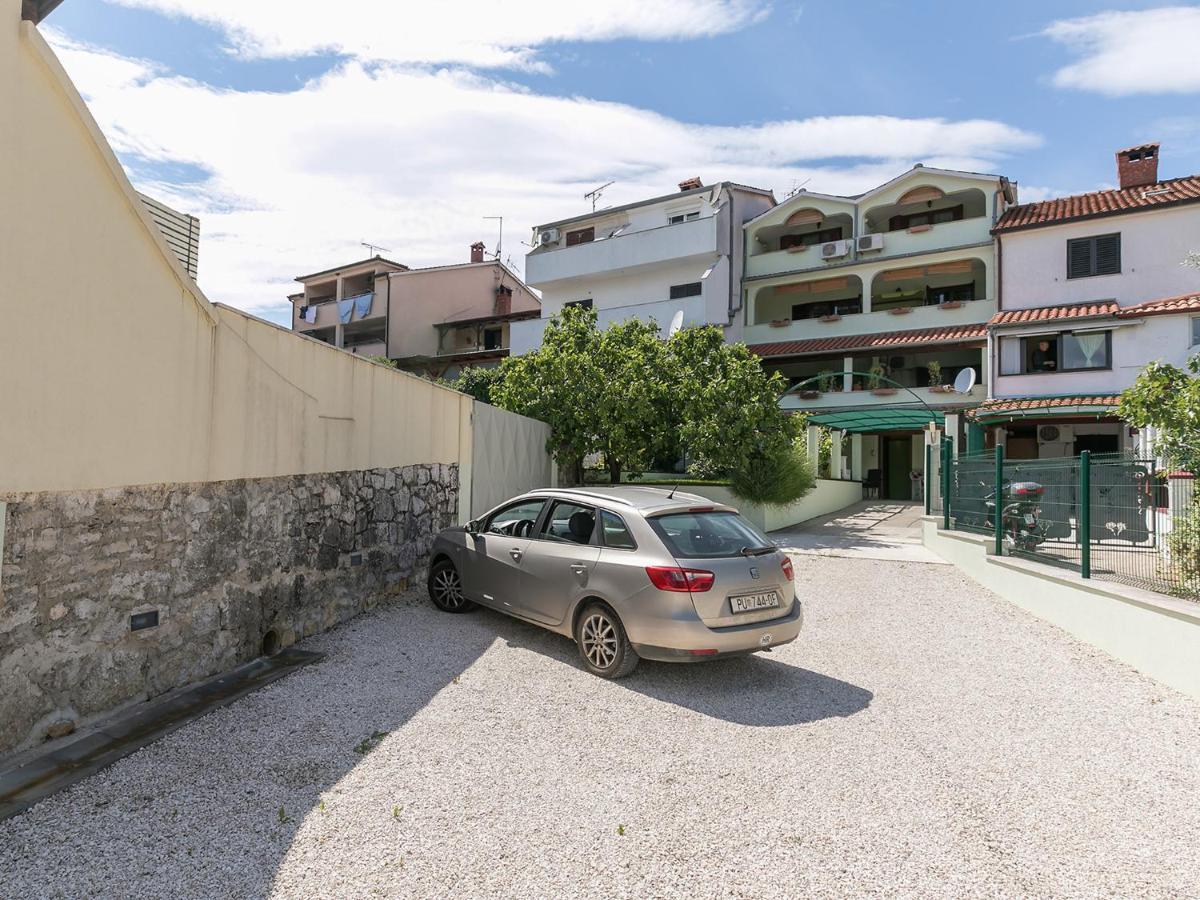 Apartments Nada Врсар Экстерьер фото